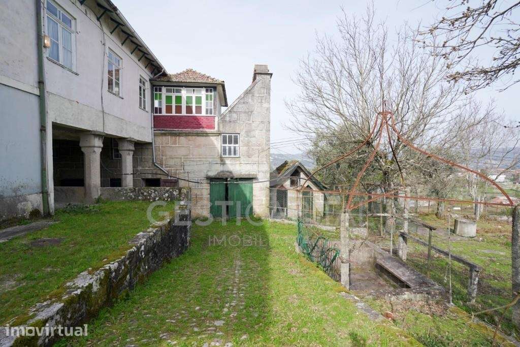 Casa senhorial de 4 frentes - Grande imagem: 2/50
