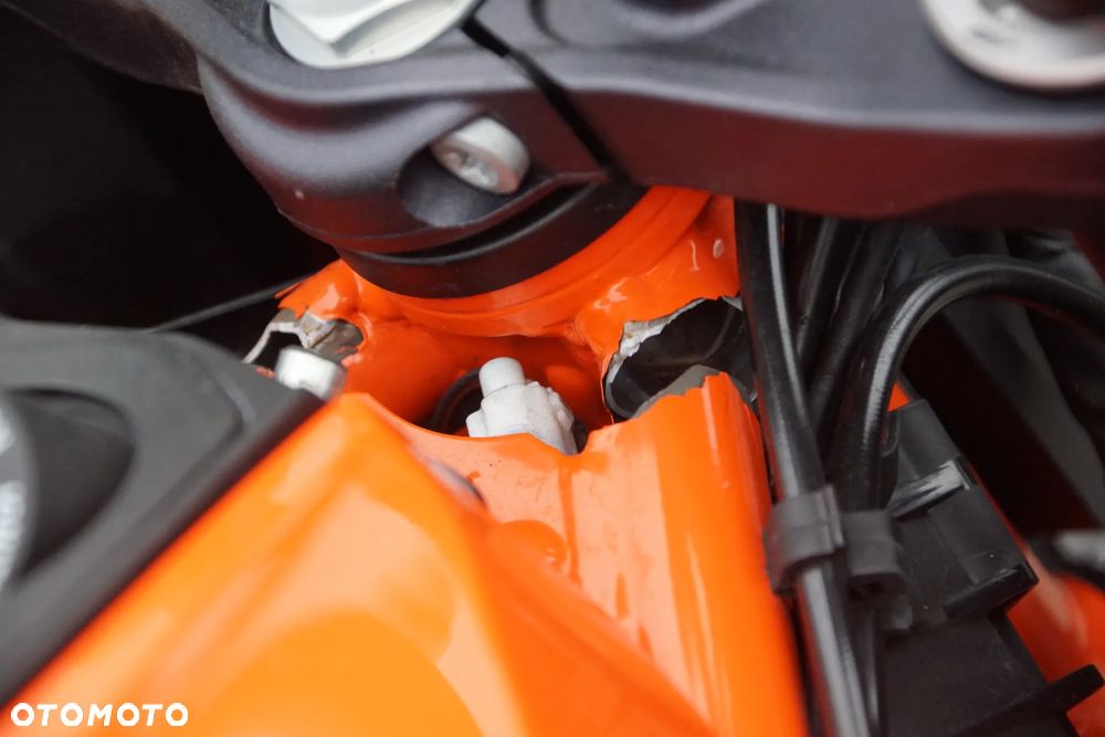 Motocykl na części KTM 1290 SUPER DUKE GT 2019 silnik dekiel osłona zbiornik licznik lagi laga lampa amortyzator felga rama dokumenty siedzenie przełącznik wydech akrapovic błotnik - 4