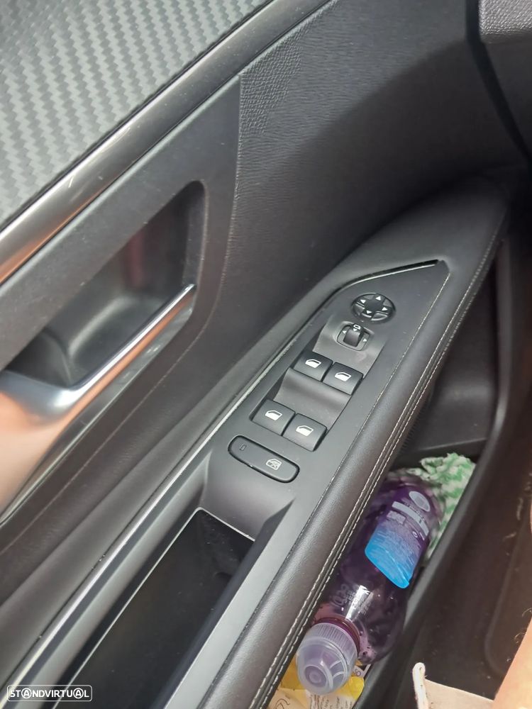 Peugeot 3008 1.2 PureTech Allure EAT8 - 13
