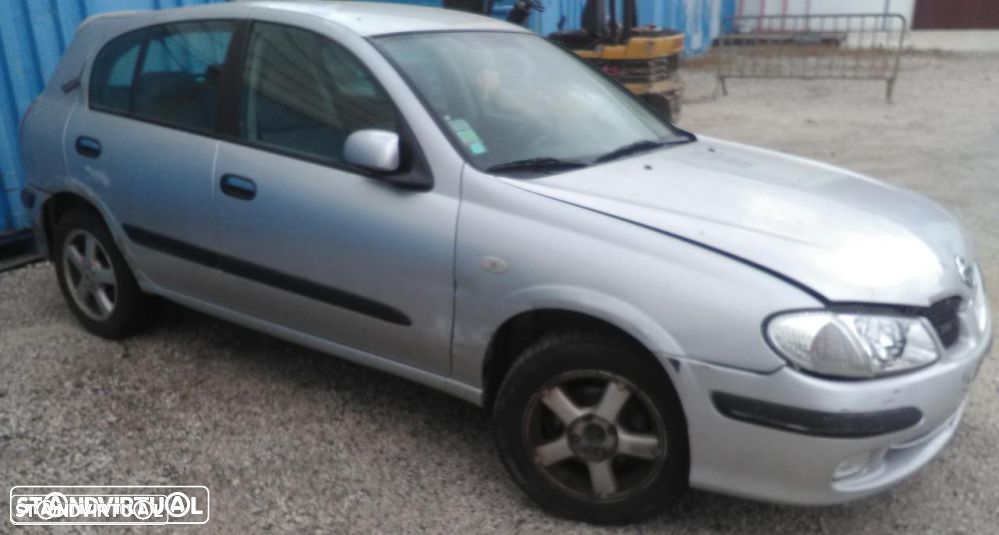Nissan Almera 1.5 gasolina de 2001 para peças - 2
