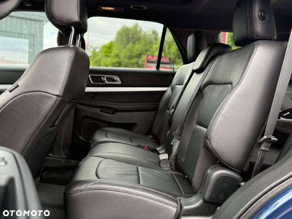 Ford Explorer - 28