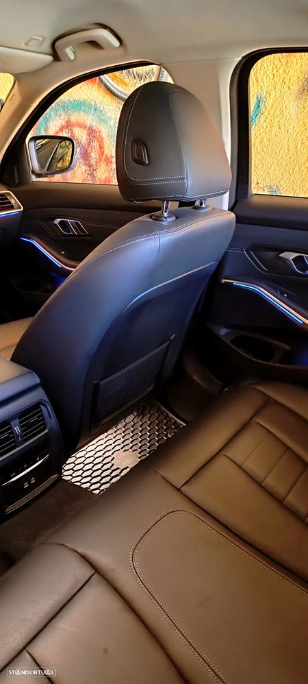 BMW 320 d Aut. Edition Luxury Line Purity - 11