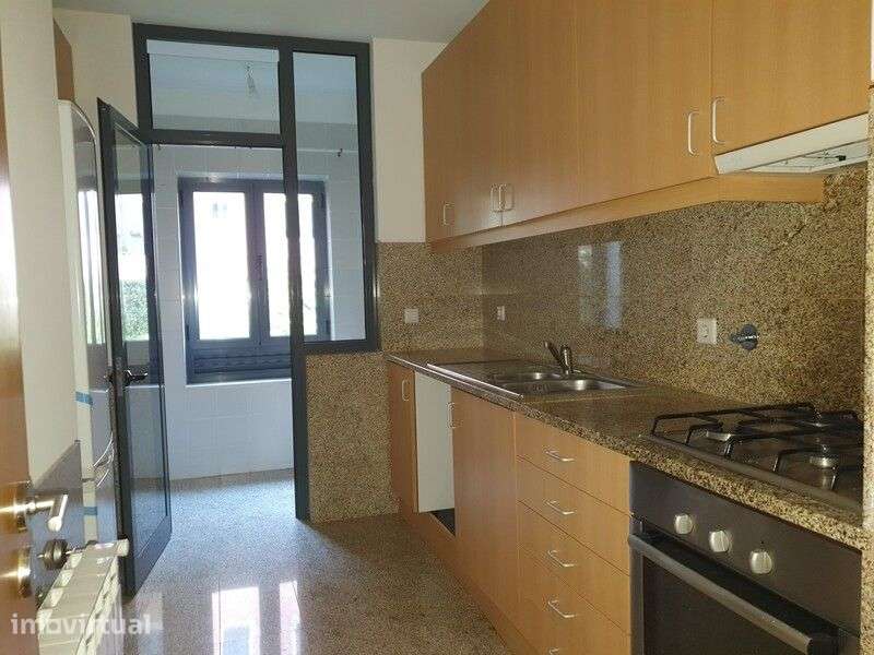 Apartamento T2 em Oliveira do Douro | Excelente localização - Grande imagem: 4/10