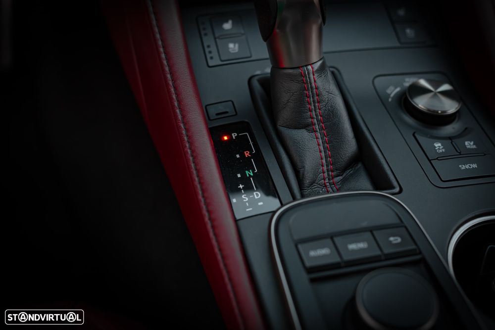 Lexus RC 300h F Sport+ - 38