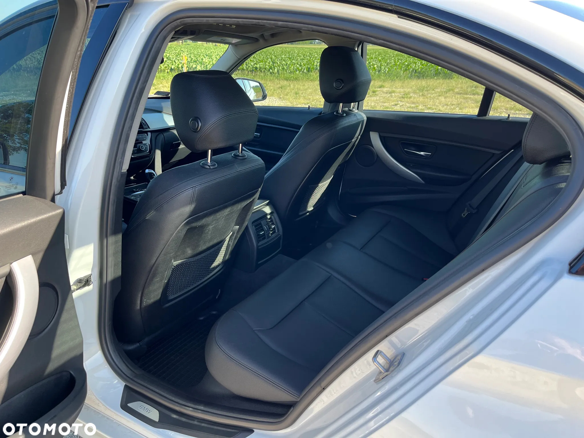 BMW Seria 3 320i - 11