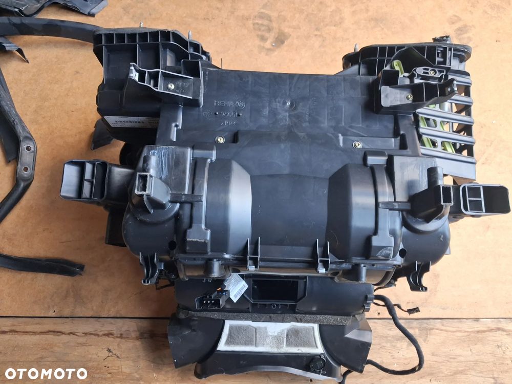 BMW E60 E61 Obudowa nagrzewnicy Nagrzewnica KOMPLETNA wentylator nawiewu nastawnik silniczek nawiewu regulacji BEHR 6924898 - 3