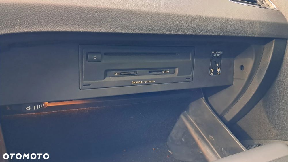 Skoda Octavia 2.0 TDI RS DSG - 13
