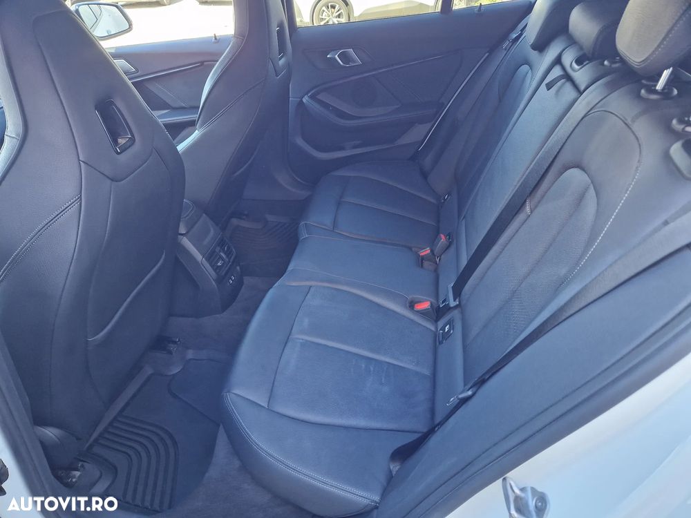 BMW M1 M135i xDrive AT - 19