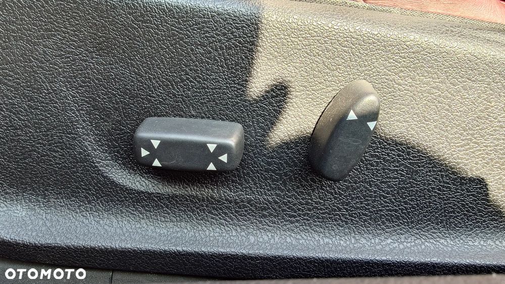 Peugeot 407 3.0 V6 Sport - 32