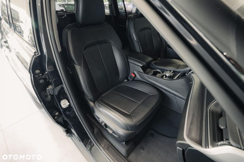 Jeep Grand Cherokee - 16
