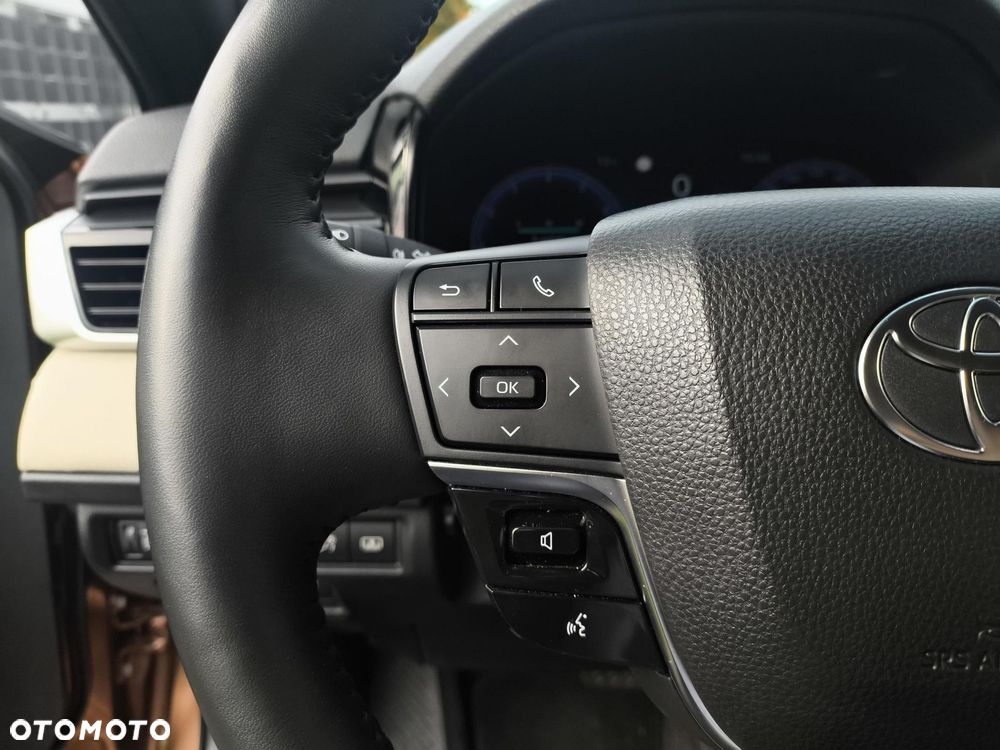 Toyota Camry - 16
