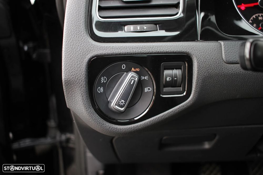 VW Golf 2.0 TDi Highline - 10