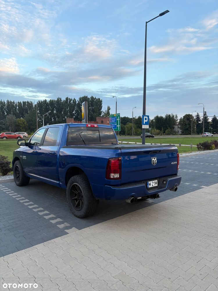 Dodge RAM - 8