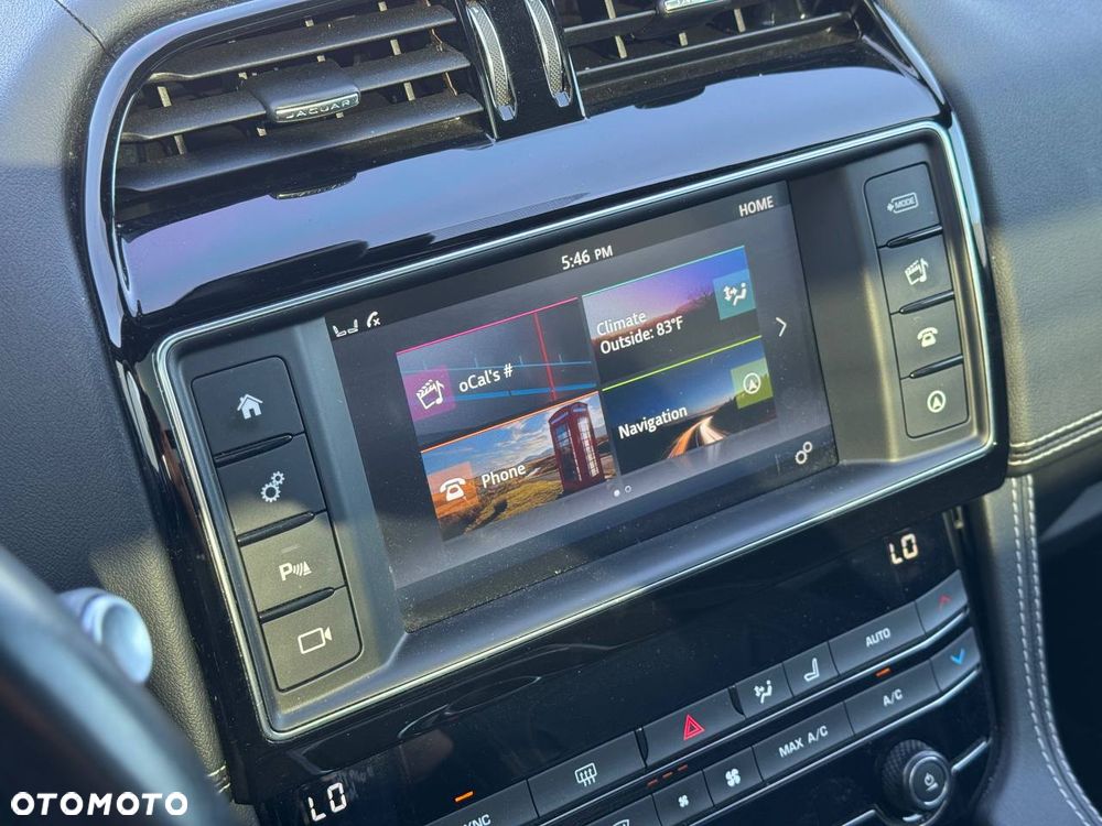 Jaguar F-Pace P250 AWD R-Dynamic S - 6