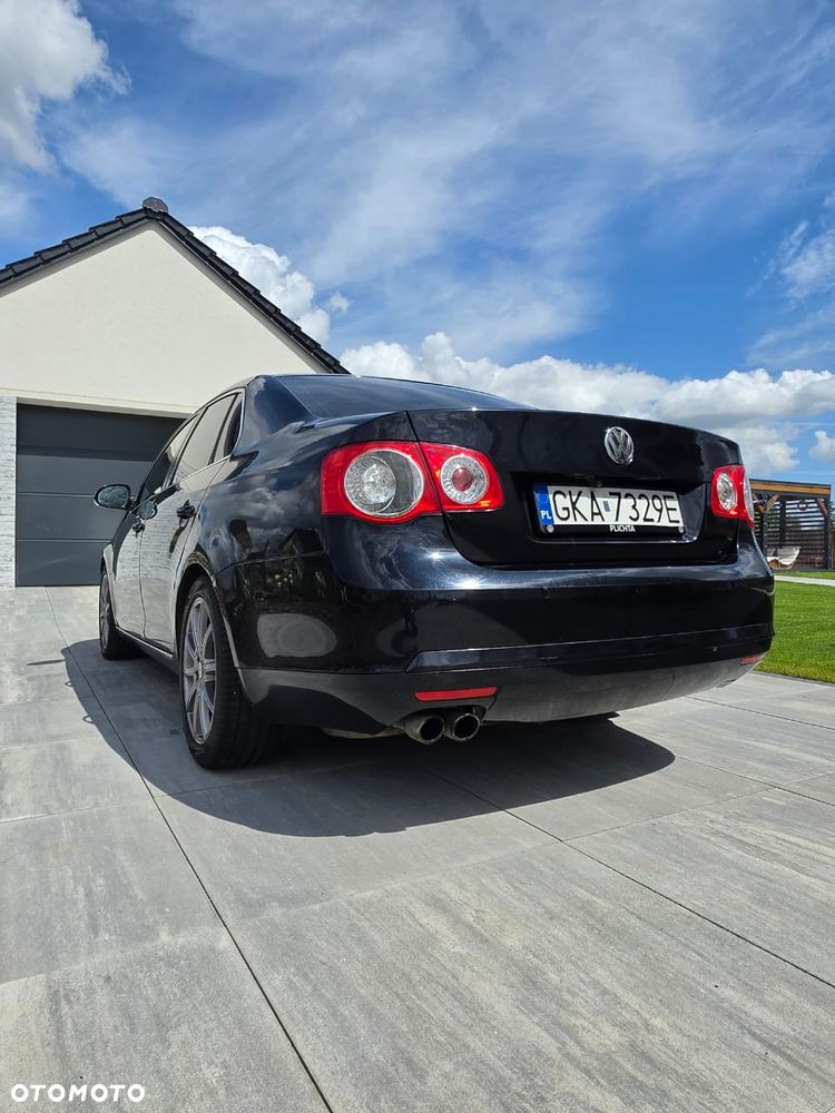 Volkswagen Jetta 2.0 TDI DPF Comfortline - 4