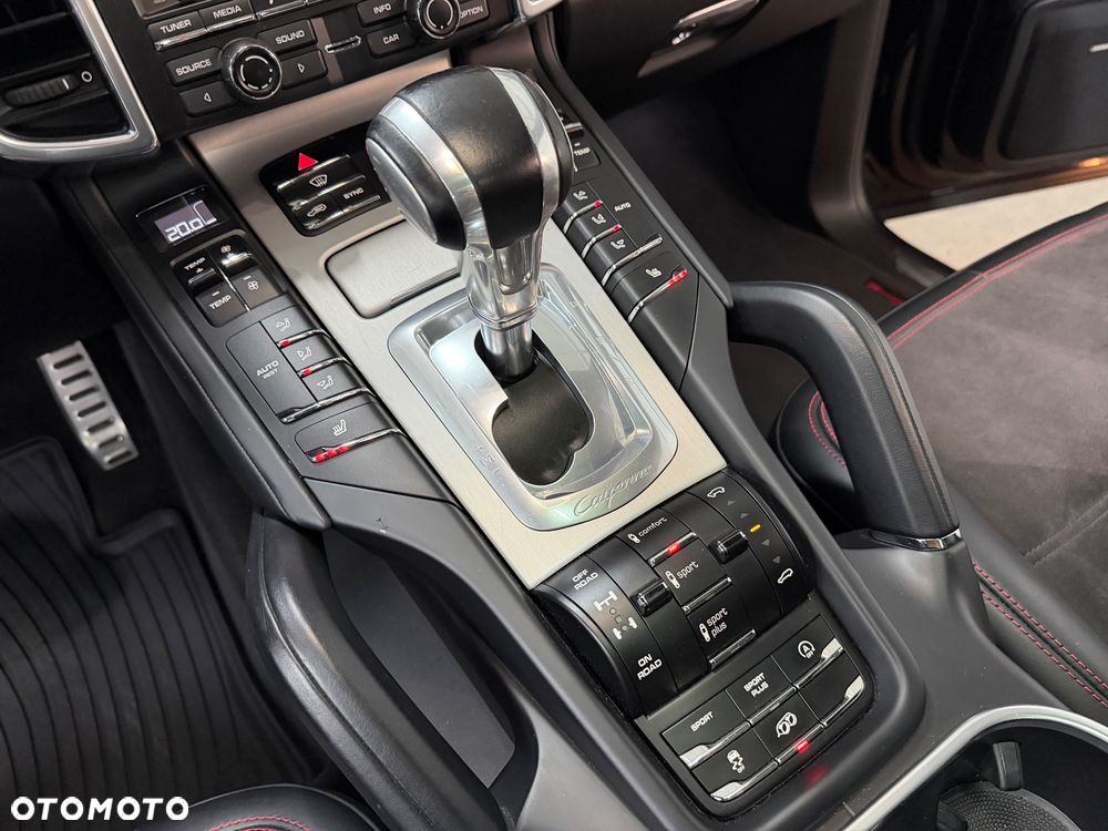 Porsche Cayenne - 28