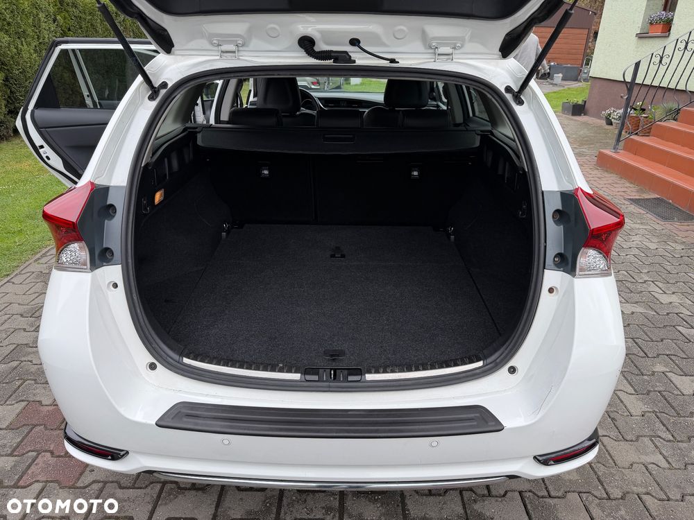 Toyota Auris 1.8 VVT-i Automatik Free Style - 24