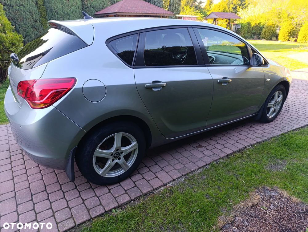 Opel Astra 1.6 Design Edition - 5