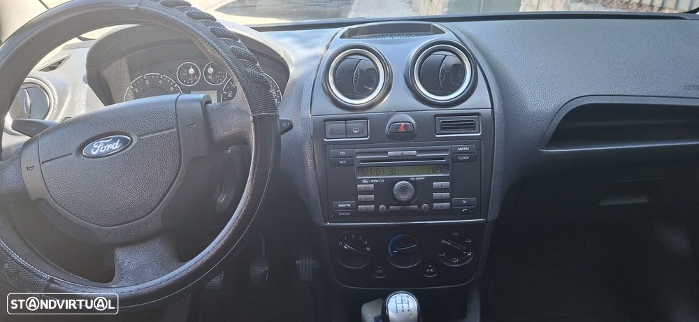 Ford Fiesta 1.25 Zetec - 17