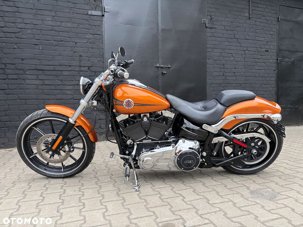 Harley-Davidson Softail Breakout - 3
