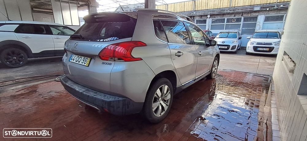 Peugeot 2008 1.2 PureTech Allure - 14