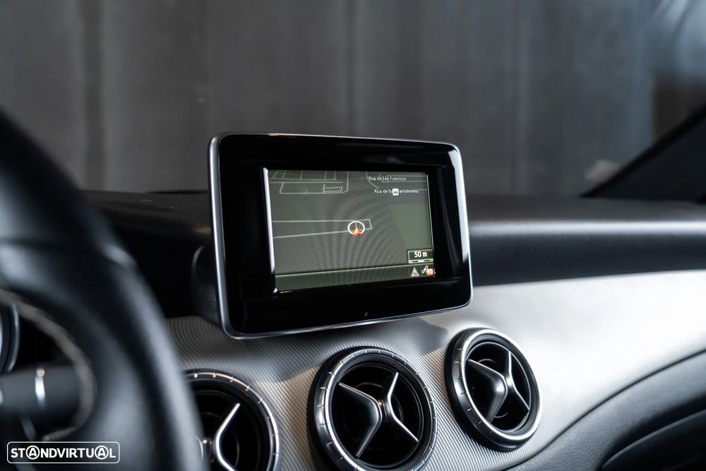 Mercedes-Benz CLA 220 CDI Urban Aut. - 13