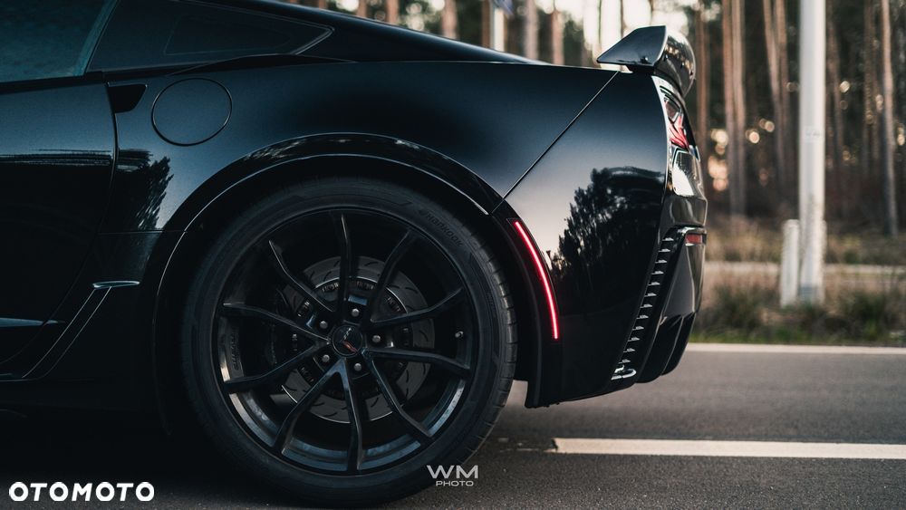 Chevrolet Corvette - 10