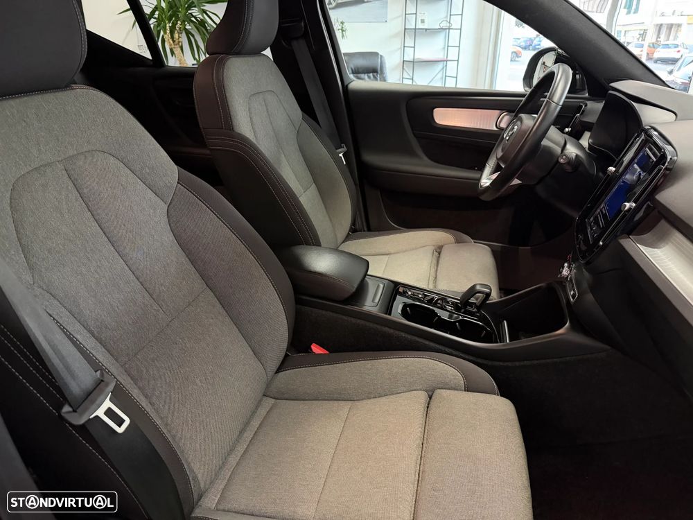 Volvo XC 40 1.5 T2 Plus Dark Auto - 23