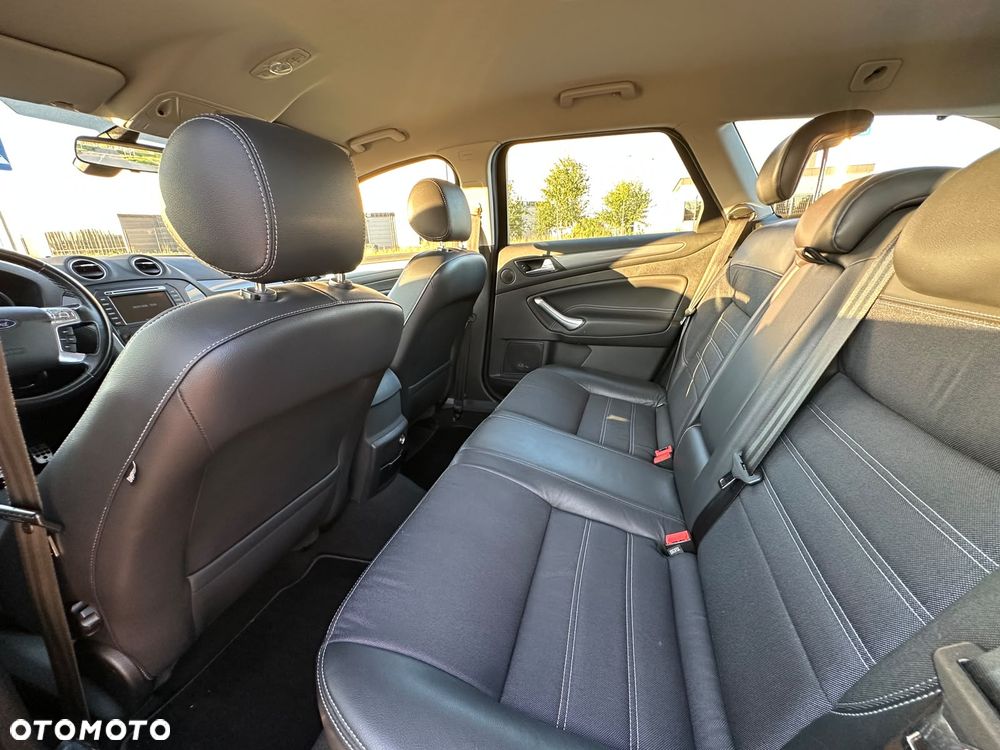 Ford Mondeo - 23