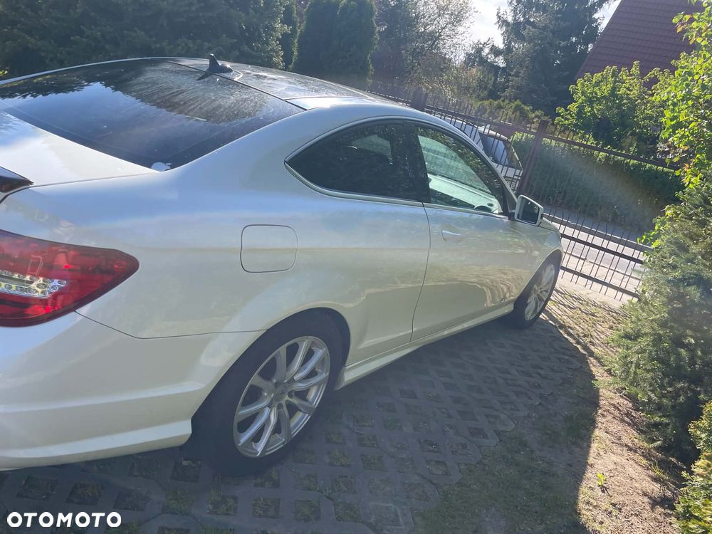 Mercedes-Benz Klasa C 250 CGI BlueEff Sport - 2
