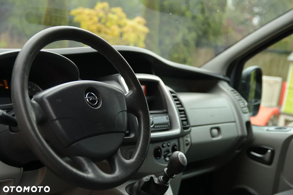 Opel Vivaro - 24