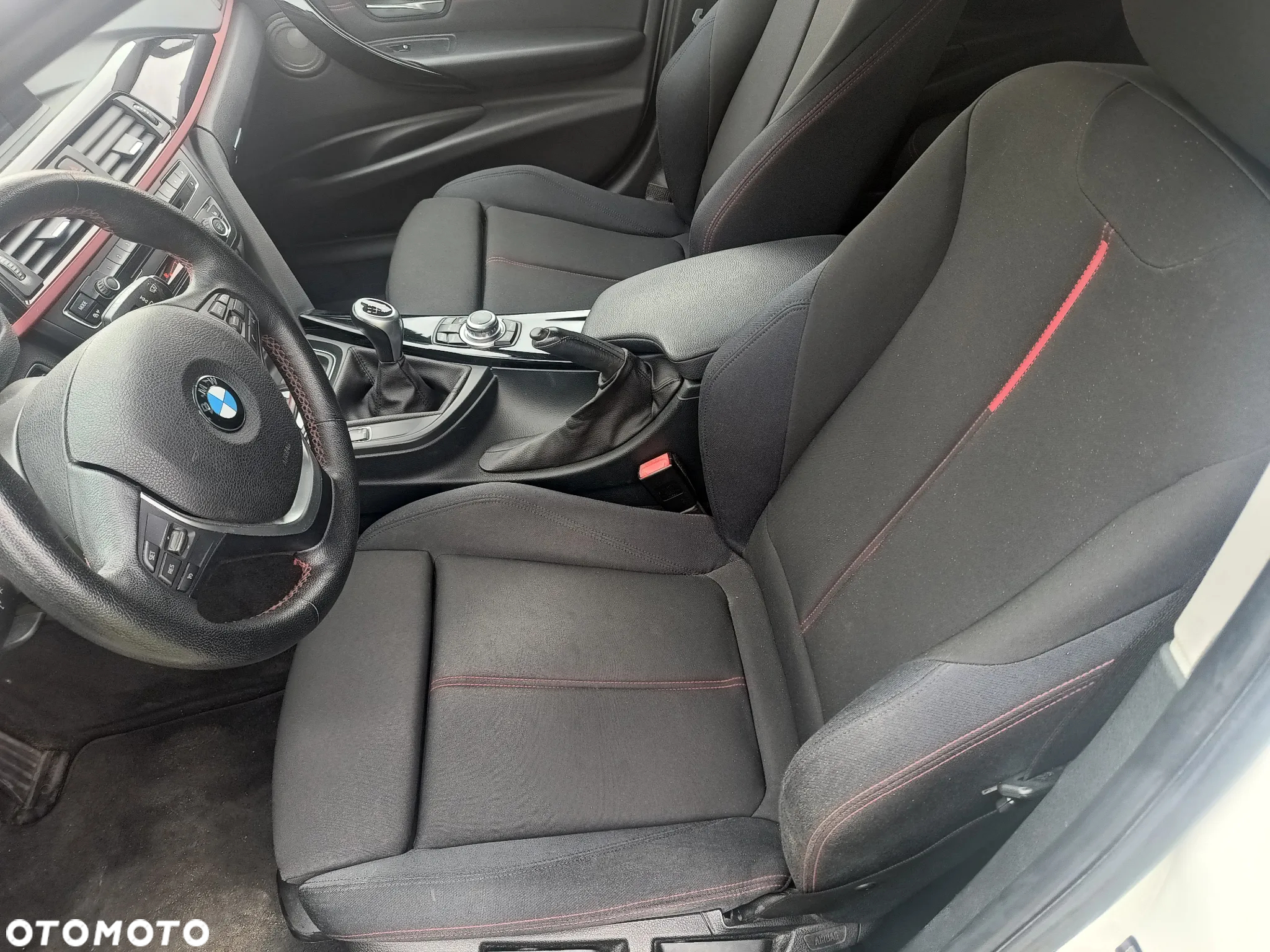 BMW Seria 3 320d Sport Line - 12