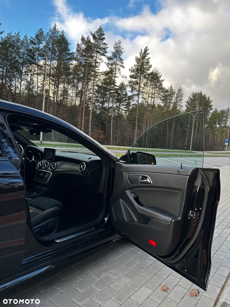 Mercedes-Benz CLA 250 7G-DCT AMG Line - 28