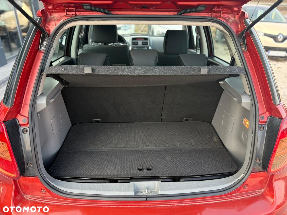 Suzuki SX4 1.6 GS / Premium - 12