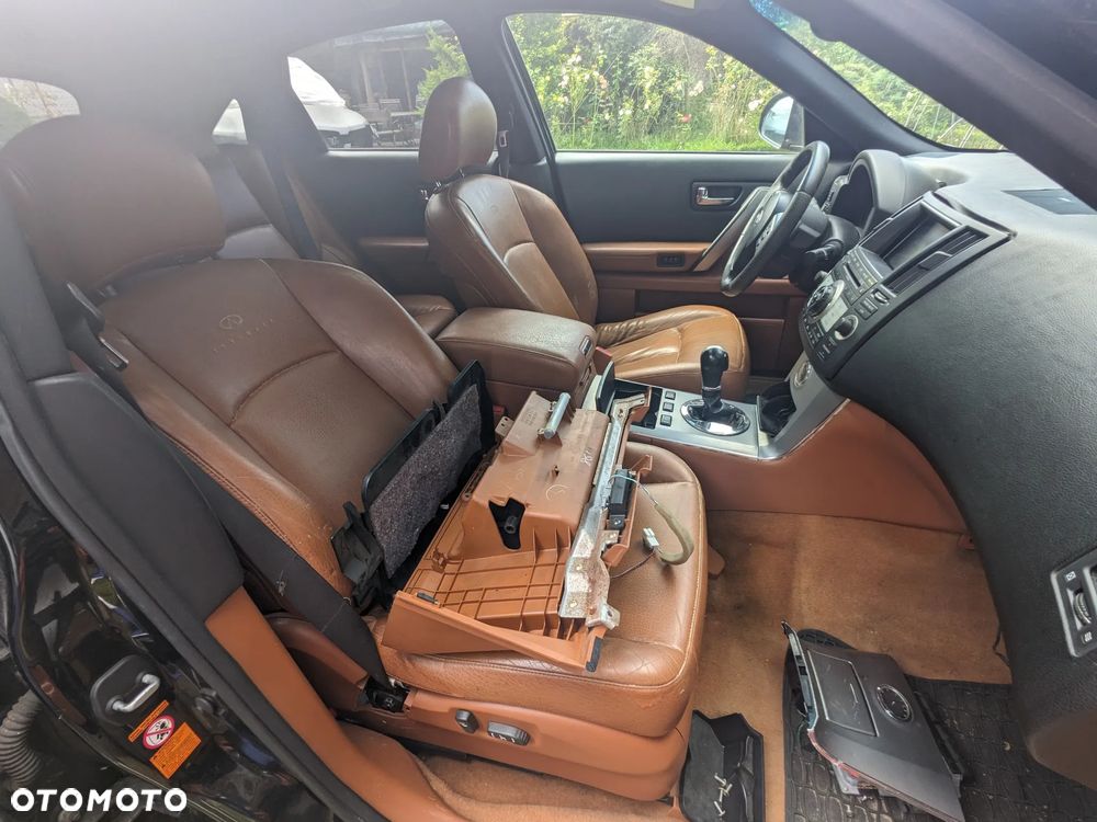 Infiniti FX - 5