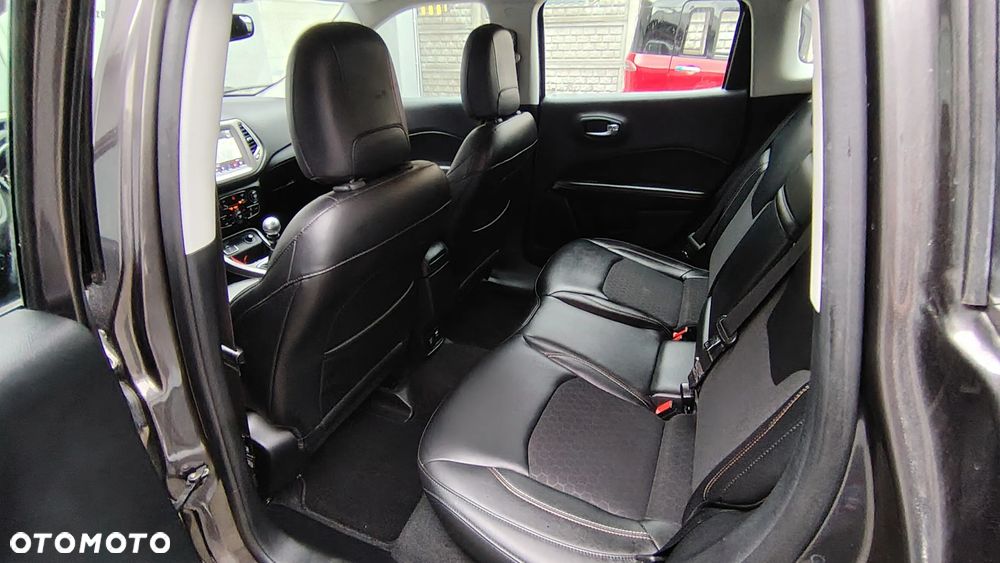 Jeep Compass 1.4 MultiAir Longitude - 27