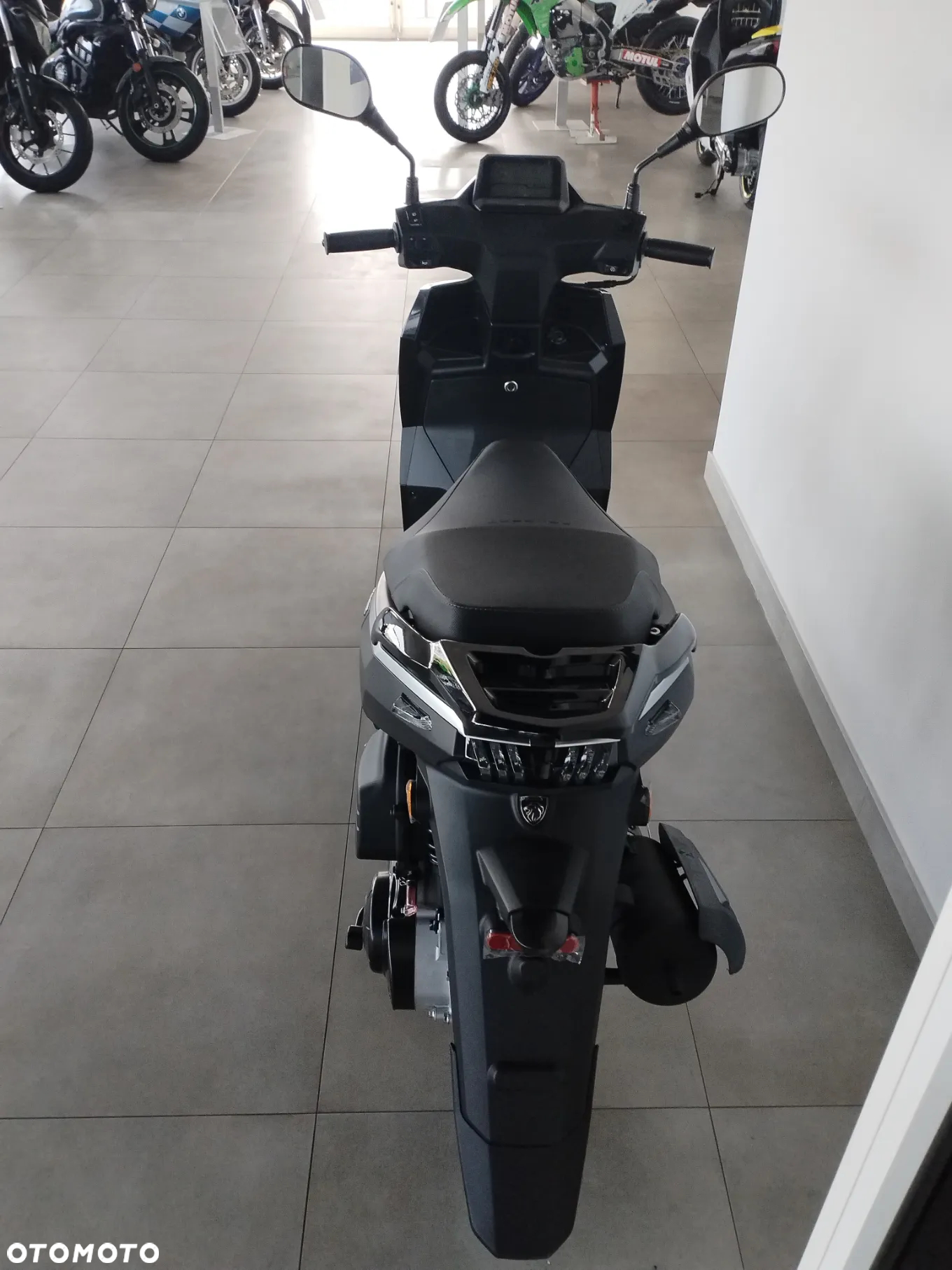 Peugeot Tweet - 2