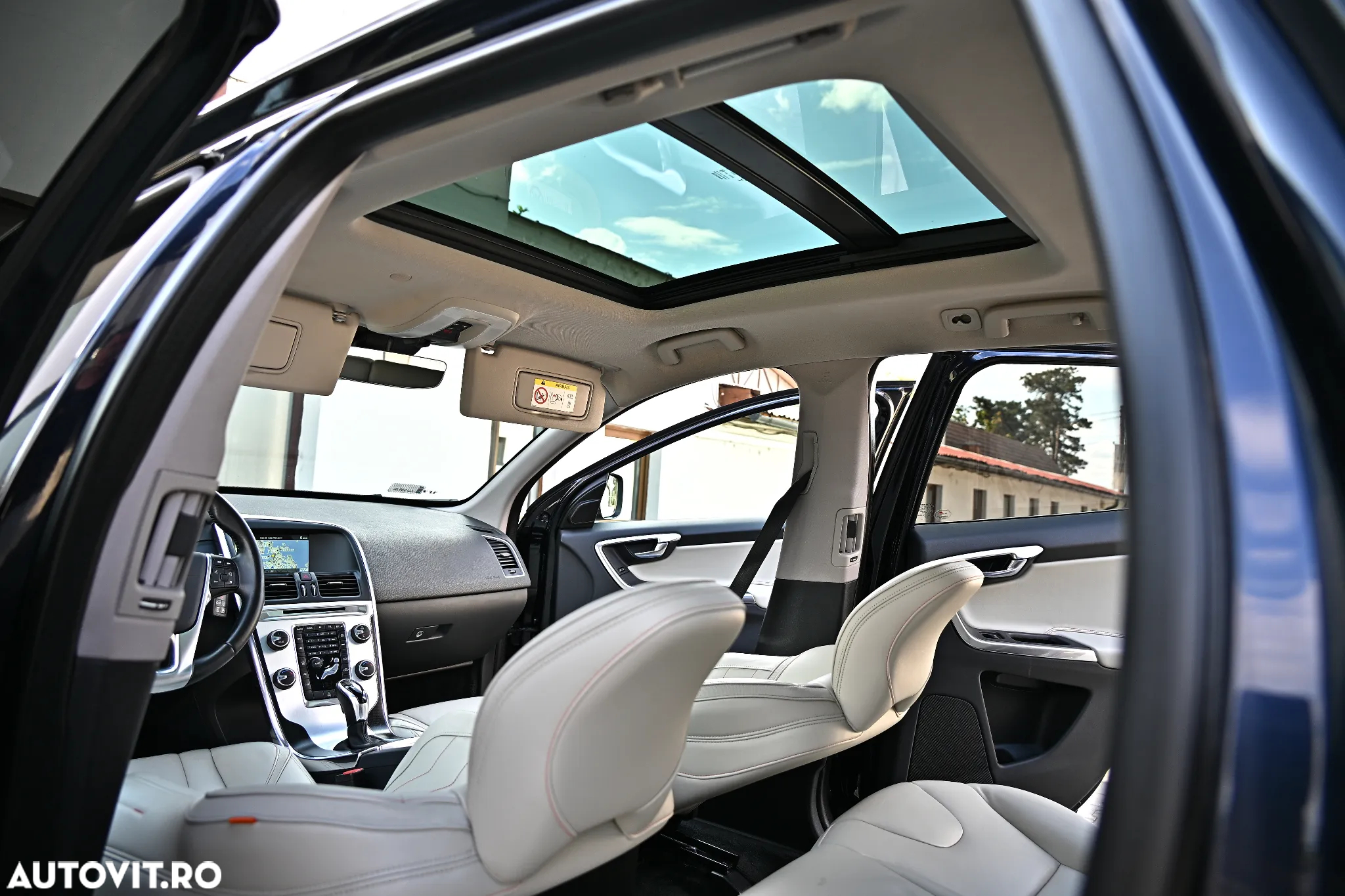 Volvo XC 60 D4 AWD Geartronic Ocean Race - 28