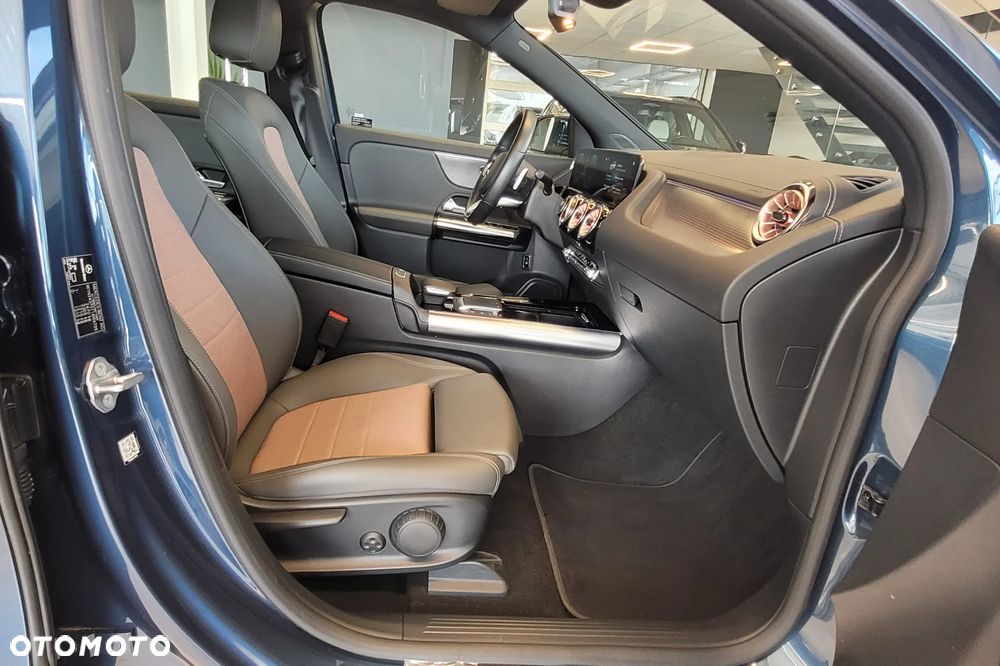 Mercedes-Benz EQA 250 66.5kWh Electric Art - 12