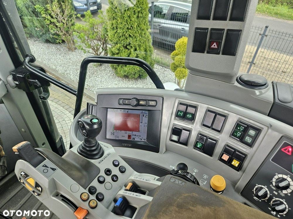 Claas AXION 810 CMATIC - 13
