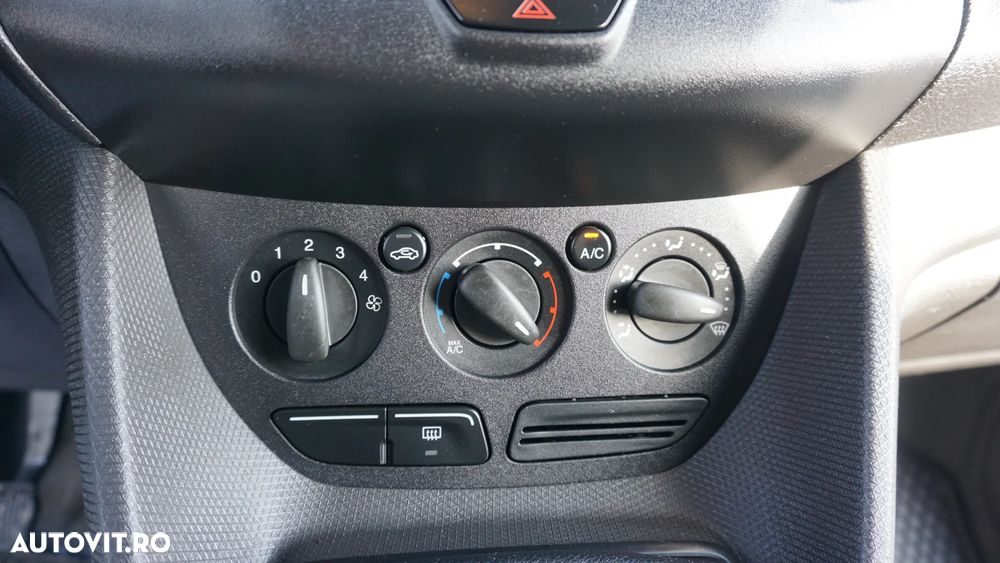 Ford Transit Connect - 22