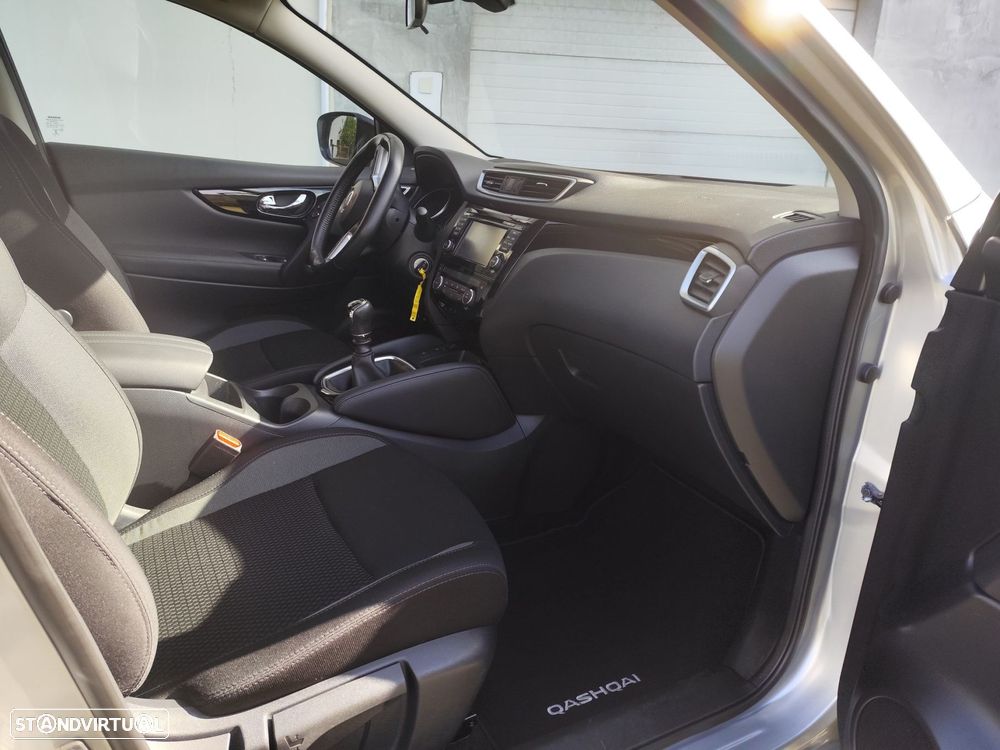 Nissan Qashqai 1.5 dCi N-Connecta - 23