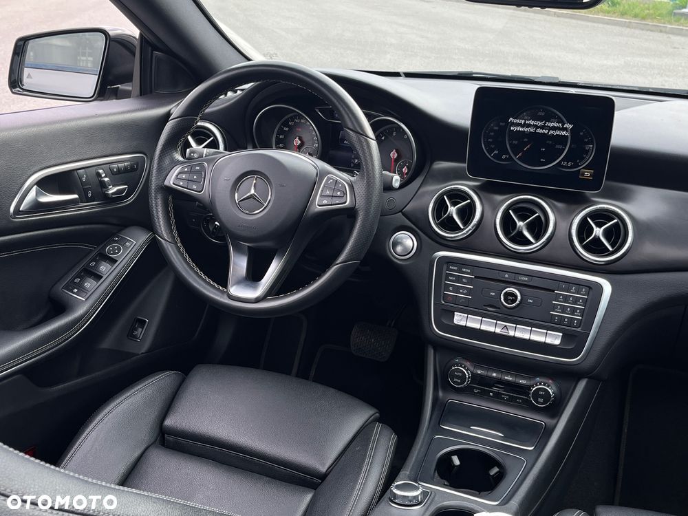 Mercedes-Benz CLA 250 4Matic 7G-DCT AMG Line - 12