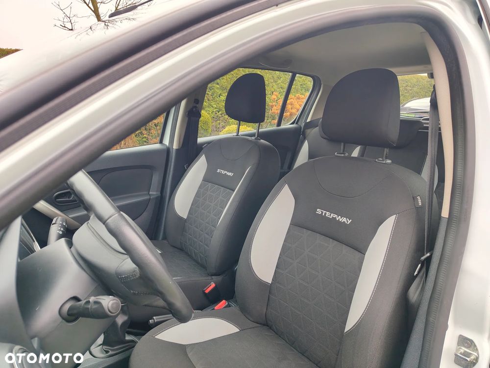 Dacia Sandero TCe 90 Celebration - 10