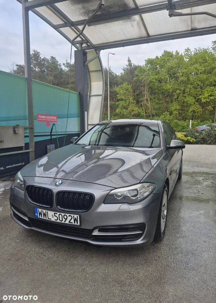 BMW Seria 5 528i - 3