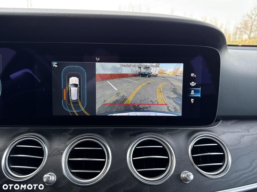 Mercedes-Benz Klasa E - 26