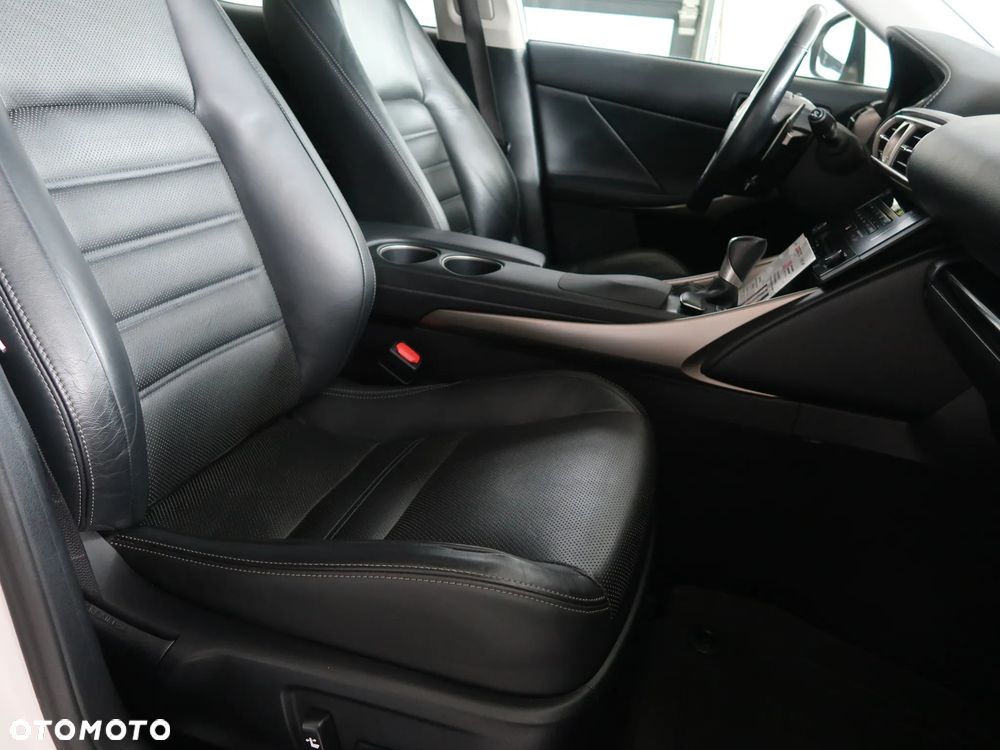 Lexus IS - 28
