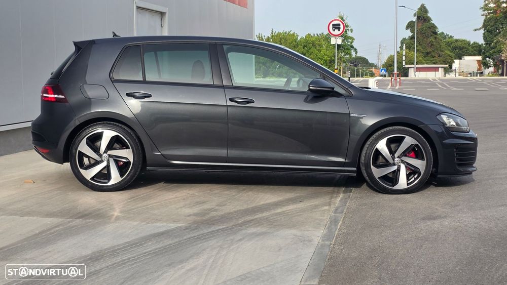 VW Golf 2.0 TDI GTD DSG - 4