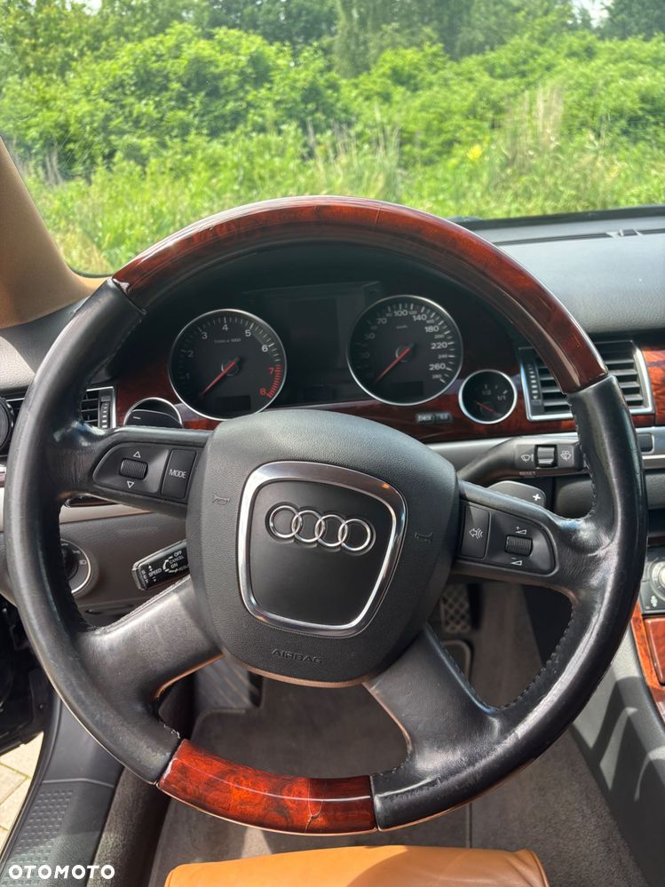 Audi A8 - 2