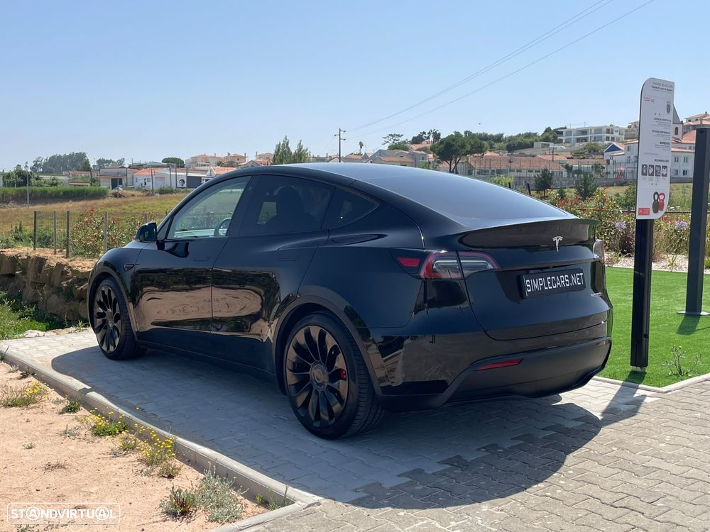 Tesla Model Y - 7